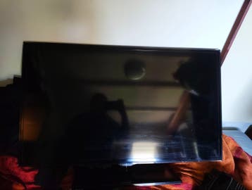[Defect] Samsung 42 inch tv.