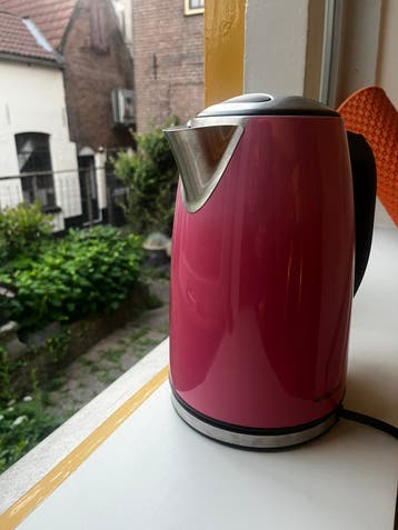 Knal roze waterkoker van Silver Crest