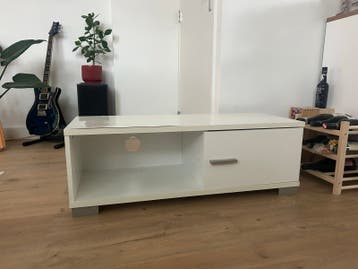 Ikea tv meubel met deurtje, gebruikt