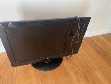 Goed werkende LG 32LG2100 tv + afstandsbediening
