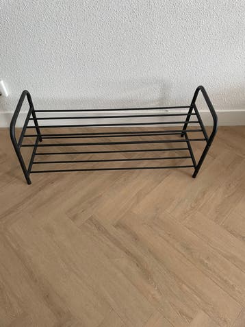 Gratis ophalen: Zwart metalen schoenenrek