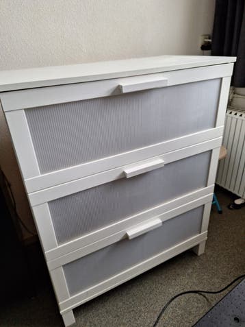 Gratis; Witte ladekast met 3 laden - IKEA