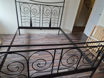 Bedframe ikea