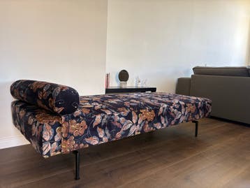 Daybed met bloemenprint - Zo goed als nieuw. MOET WEG!!