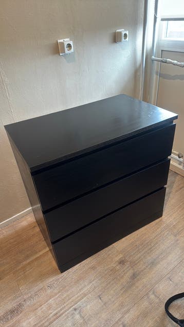 Malm ladekast zwart gratis