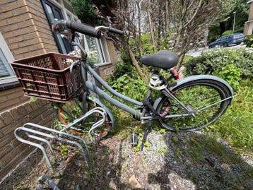 Gebruikte fiets met mandje - ketting slot zonder sleutel