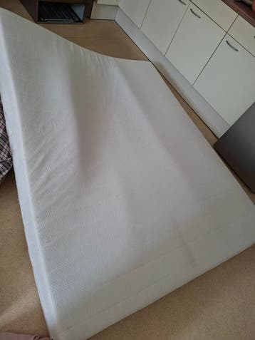 Gratis gebruikt matras af halen 180x200 cm