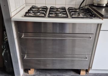 Gratis! 6 pits gas fornuis met 2 grote lades