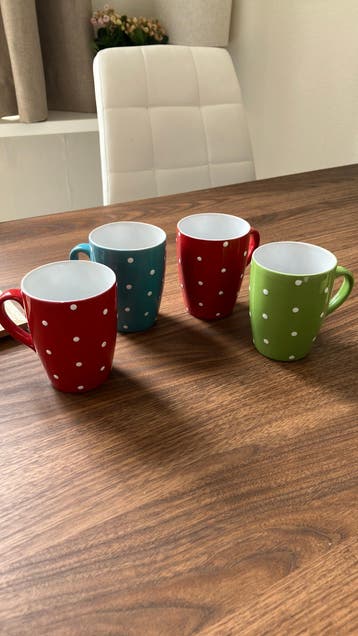 GRATIS - 4 leuke drinkmokken
