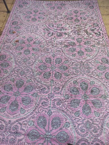 Reversible garden rug