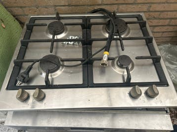 Gebruikt 4-pits gasfornuis met elektrische ontsteking