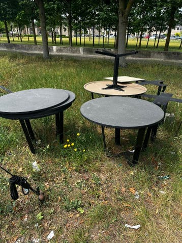 GRATISS 3x Tafel met stenen blad en staal onderstel