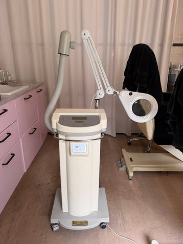 Bentlon Vapozone,borstel-,vacuüm/zuig apparaat + loupelamp