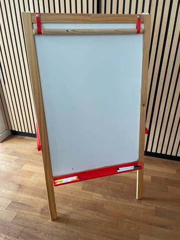 Schoolbord ikea nette staat. Gratis af te halen