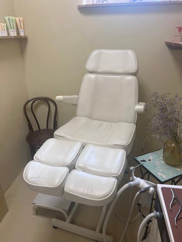Pedicure / behandelstoel DONDERDAG OPHALEN!