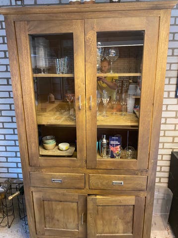 Mooie houten vitrinekast! Gratis op te halen
