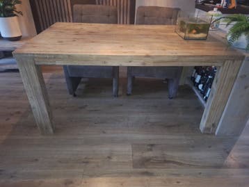 Gratis af te halen: uitschuifbare eettafel
100 x 160 cm