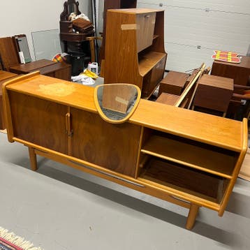 Gratis af te halen - eiken dressoir en spiegel - OPKNAPPERS