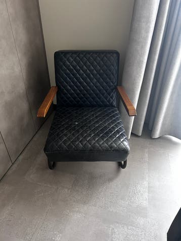 Leren relax fauteuil - Zwart met houten armleuningen