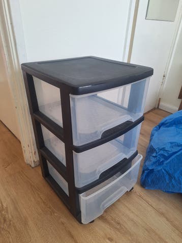 Kunststof ladekast 3 lades / Plastic drawers