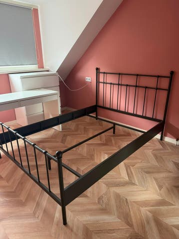 Gratis. Bed 140 bij 200