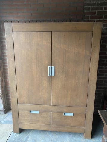 Eikenhouten kast met lades en planken. GRATIS OPHALEN.