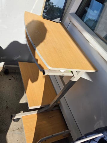 Compact bureau met opbergruimte