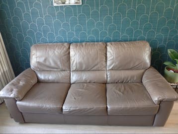 Gratis: Comfortabele bruine leren 3-zitsbank - Geldermalsen