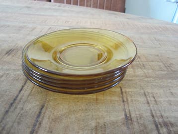 5 glazen schotels bruin glas met een doorsnee van 15 cm