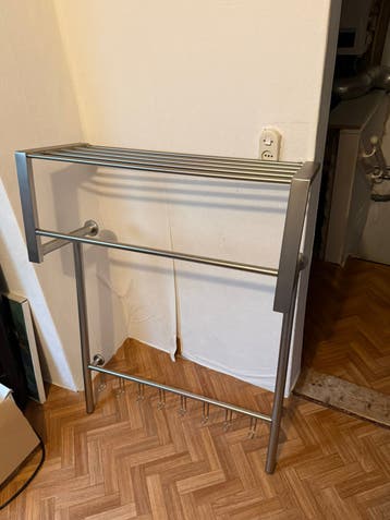 Metalen wandkapstok met plank en haken - Gebruikt