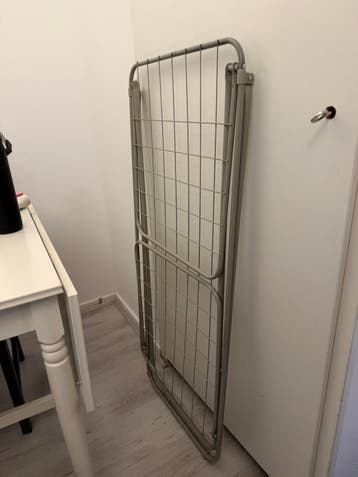 Clothes drying rack | Free | Available now