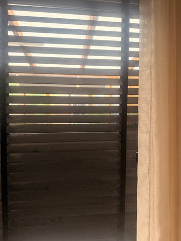 GRATIS zwart houten jaloezieën - 194 cm breed