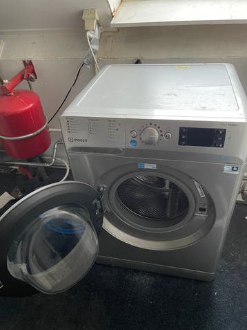 Gratis af te halen: Indesit wasmachine (7kg, 1400 toeren)