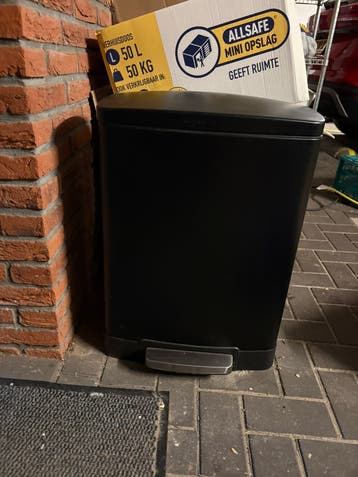 Gratis af te halen. Prullenbak met 2 vakken