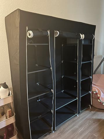 Stoffen garderobekast