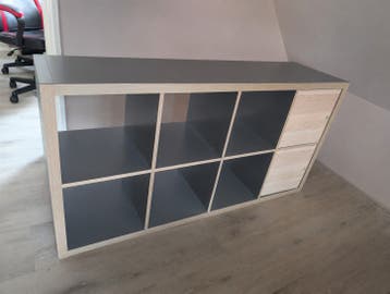Kallax kast 8 vaks, 2 kastjes, gratis ophalen