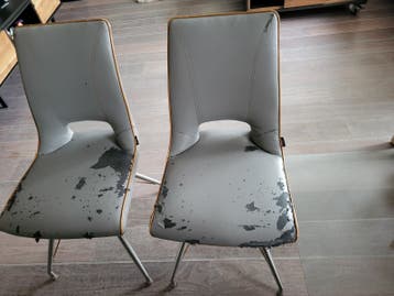 2 stoelen en een eetbankje GRATIS