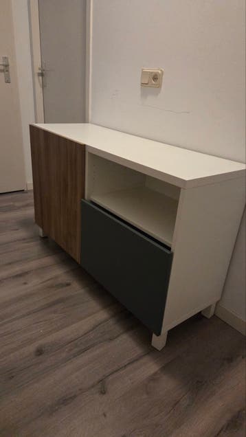 Gratis af te halen: 1 of 2 praktische kastjes