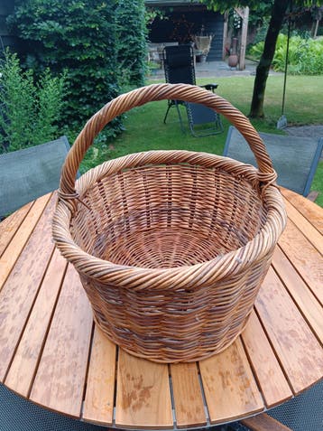 Grote rieten mand, ovaal, 45bx55Lx27h GRATIS