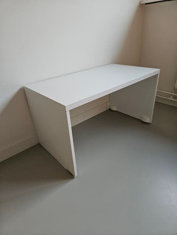 Wit bureau - Compact en modern