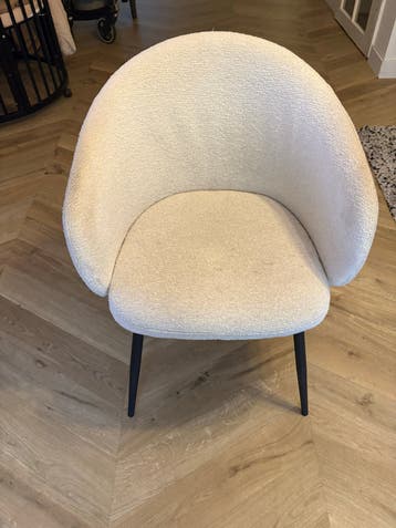 4 eetkamerstoelen: 2x grijs, 2x wit