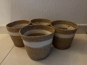 4 gratis rieten mandjes 16 cm hoog en 19 cm doorsnede