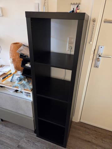 Gratis: Zwartbruine KALLAX kasten
