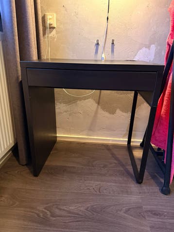 IKEA bureau (gratis afhalen)