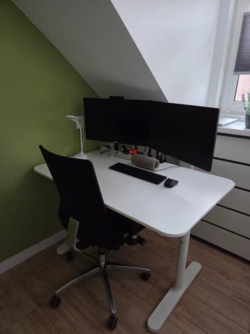 IKEA Bureau handmatig in hoogte verstelbaar 120x80 cm