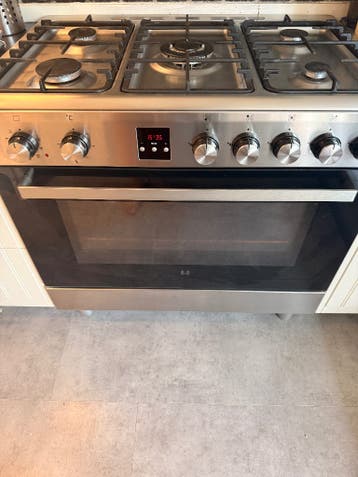 Oven/gasfornuis (Etna) gratis af te halen, in goede staat
