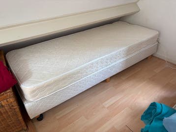 Eenpersoonsbed (2x)