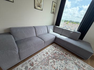 2.90 x 2.30 grijze bank, comfortabel en in goede staat