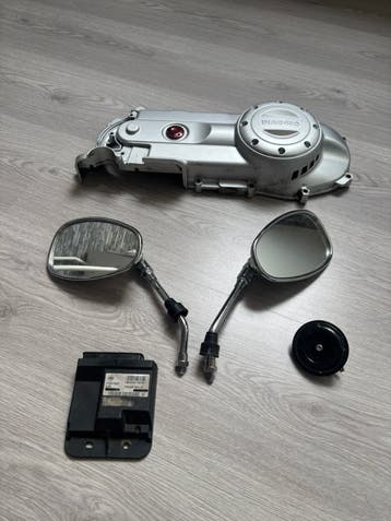 Snorscooter/brommer onderdelen spiegels, carterkap iget