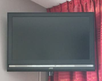 AF TE HALEN VOOR 2 DOZEN MAGNUM CLASSIC:JVC LT32A80 LCD TV